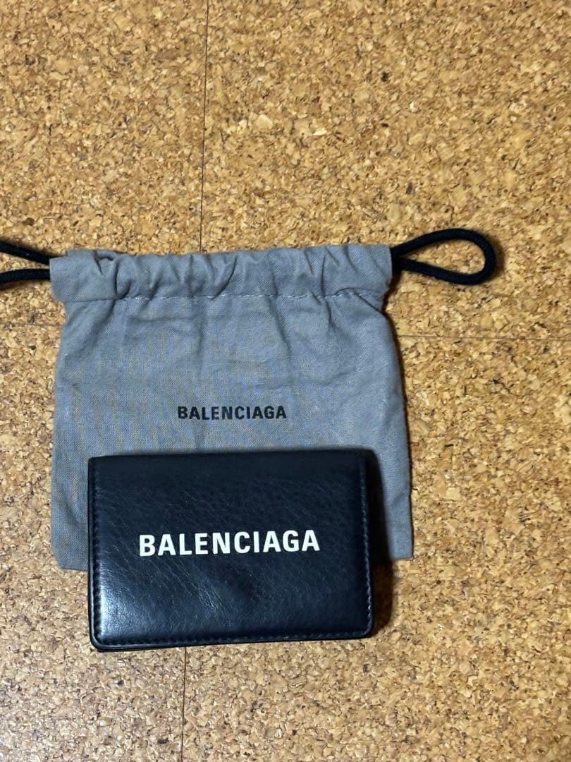 BALENCIAGA ブラック三つ折り財布 クラシック