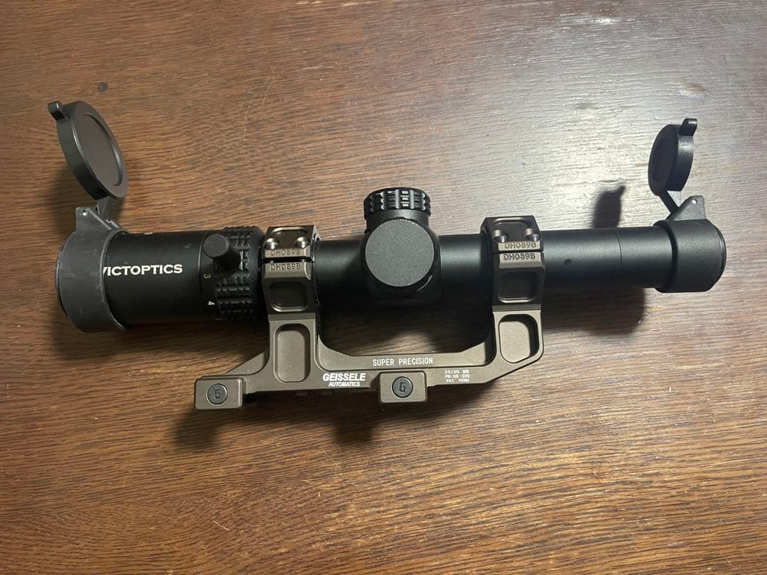 vectoroptics SOI1.5-5×20マウントバトラープロテクター付き