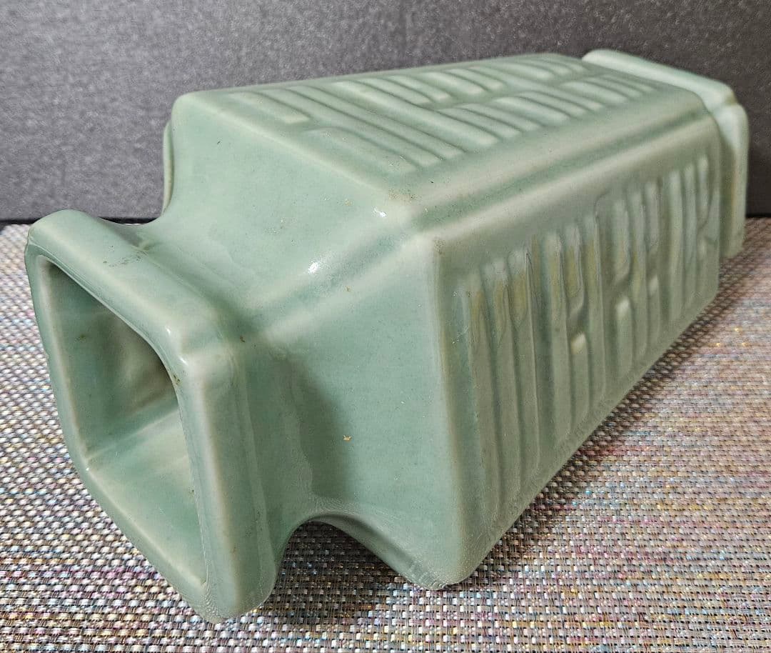 【時代古作品❗】青磁　算木文様　四方瓶 壺　花入れ　花生け　高さ 29.7cm