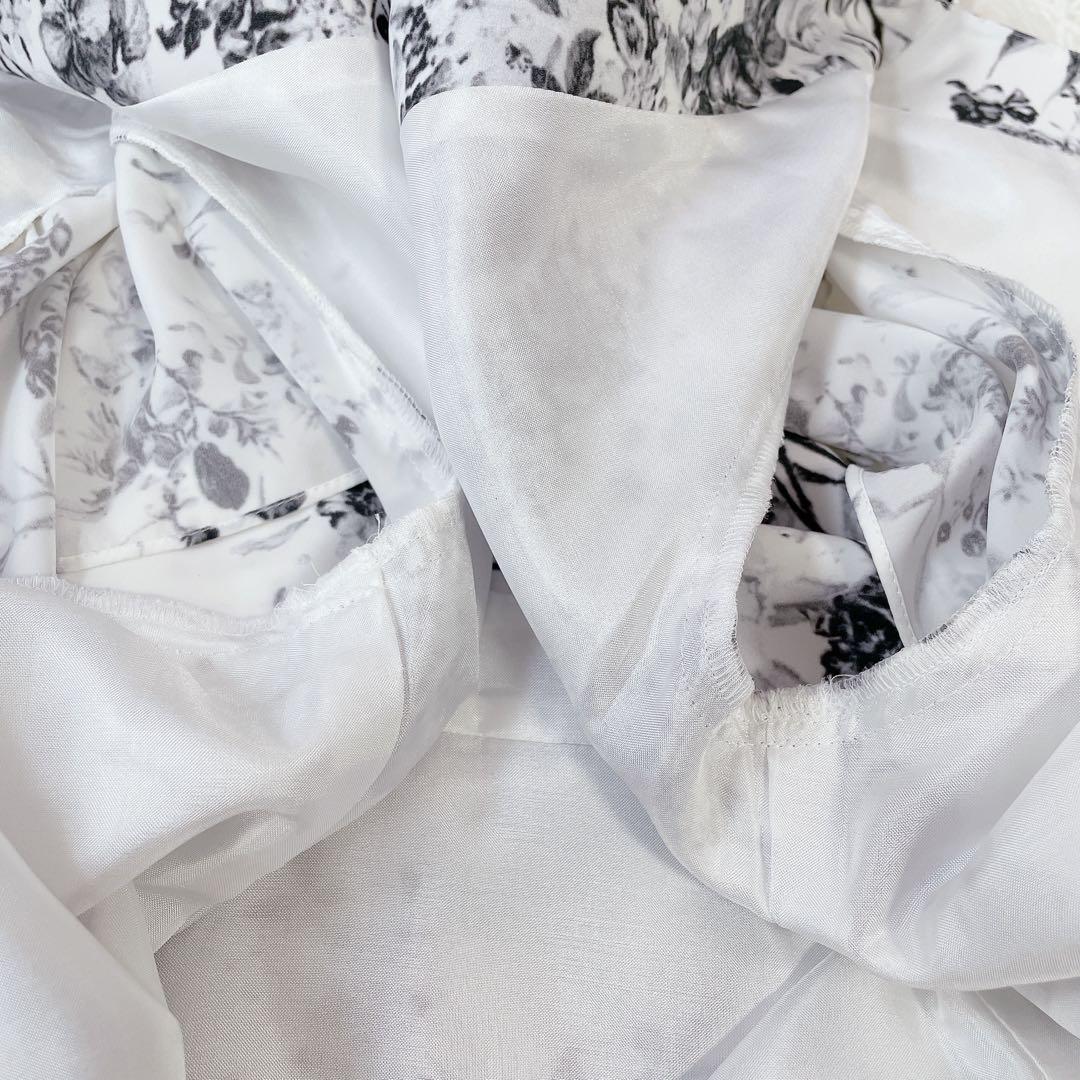 極美品 オースチンリード 花柄ワンピース モノトーン フリル Vネック