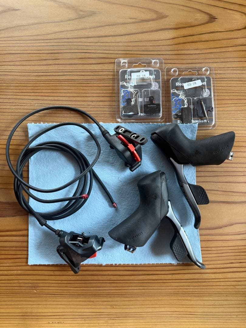 Zwift Play コントローラー 左右セット 動作確認済の通販｜www