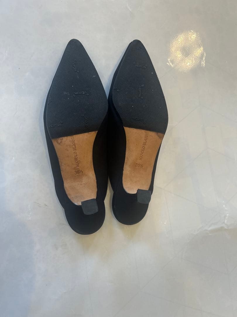 マノロブラニク　ミュール　ブラック36.5／23.5cm