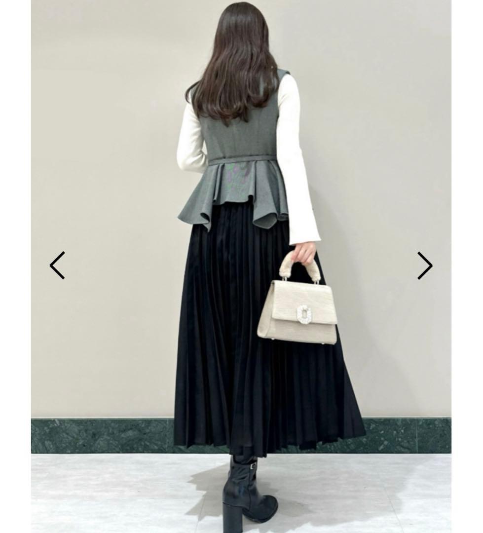 新品タグ付きsnidel スナイデル ベルティッドペプラムスイッチング