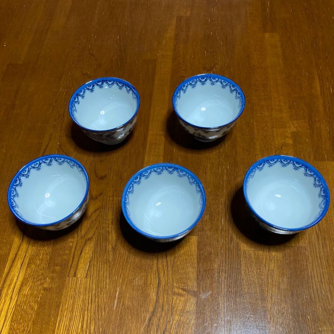 青い花模様の茶碗 5個セット - メルカリ
