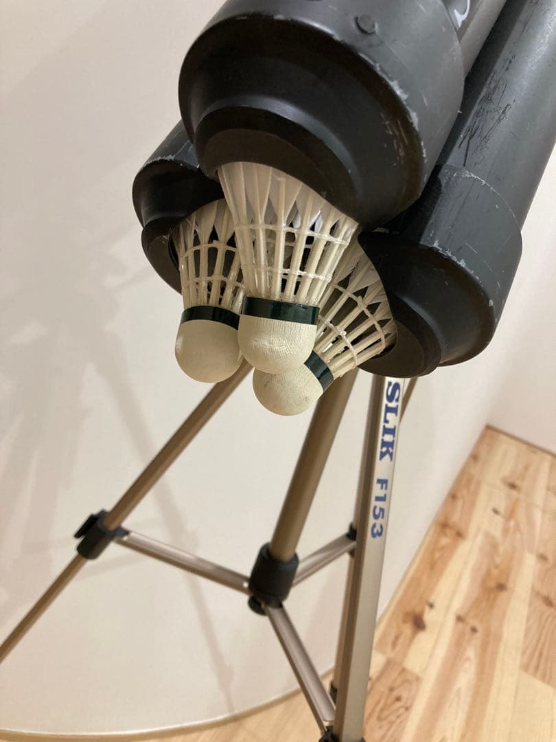 特許取得品 バドミントン ノックマシン 三脚 - メルカリ