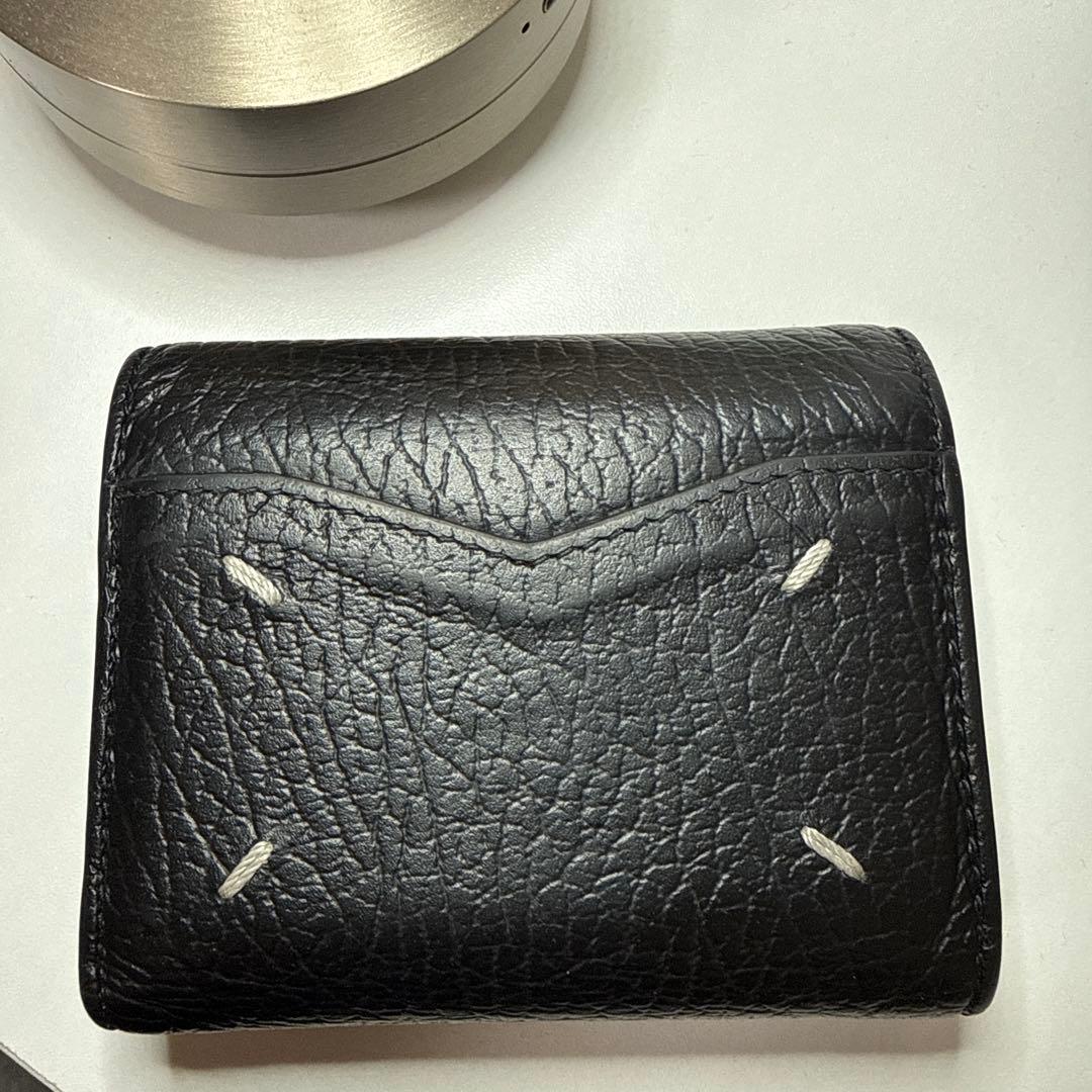 マルジェラ　ブラックレザー三つ折り財布 楽天市場】MAISON MARGIELA メゾンマルジェラ 三つ折り財布 PHOTO