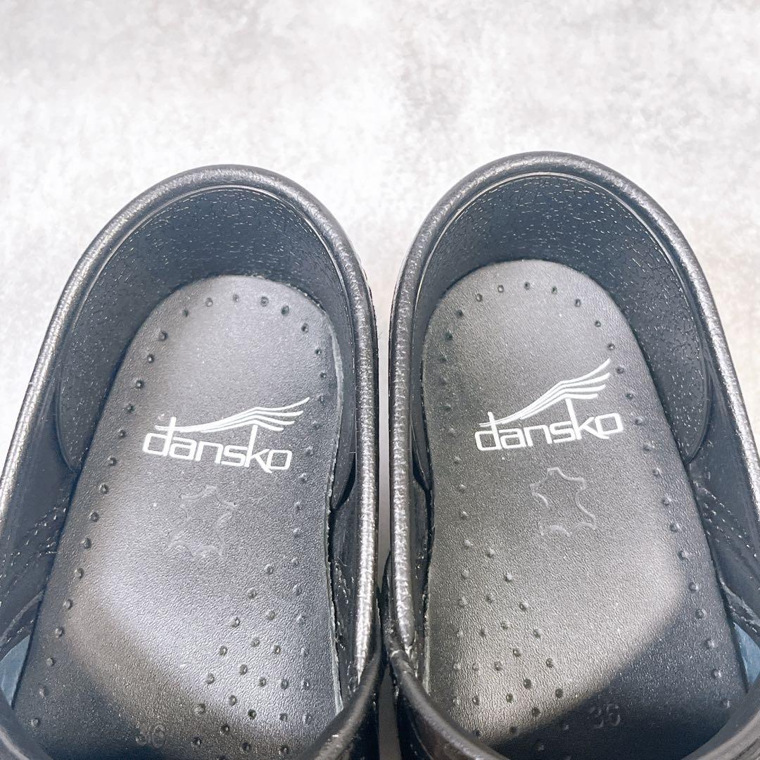 美品【ダンスコ】サボサンダル (36) プロフェッショナル パテント 厚底 黒