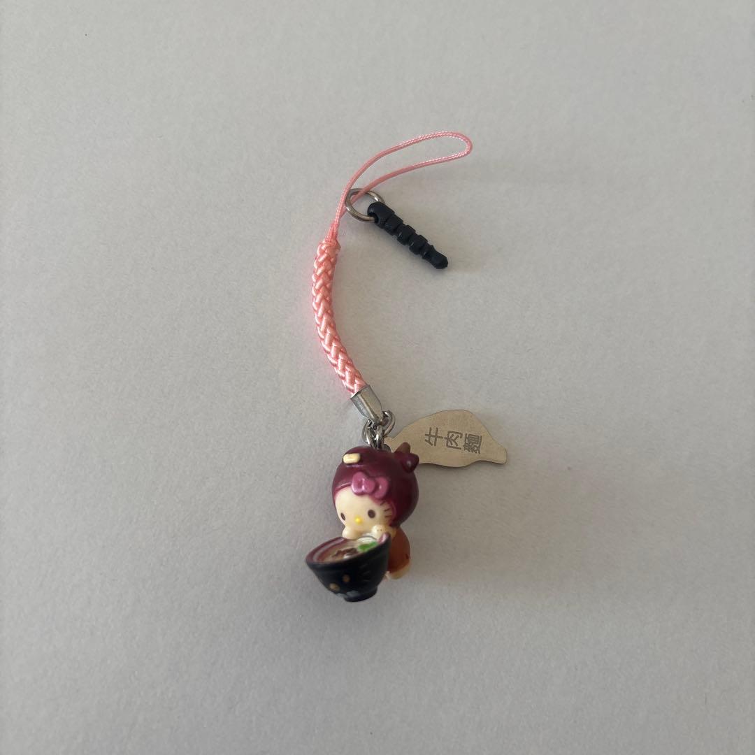 ご当地キティ ハローキティ 台湾 牛肉麺 - メルカリ