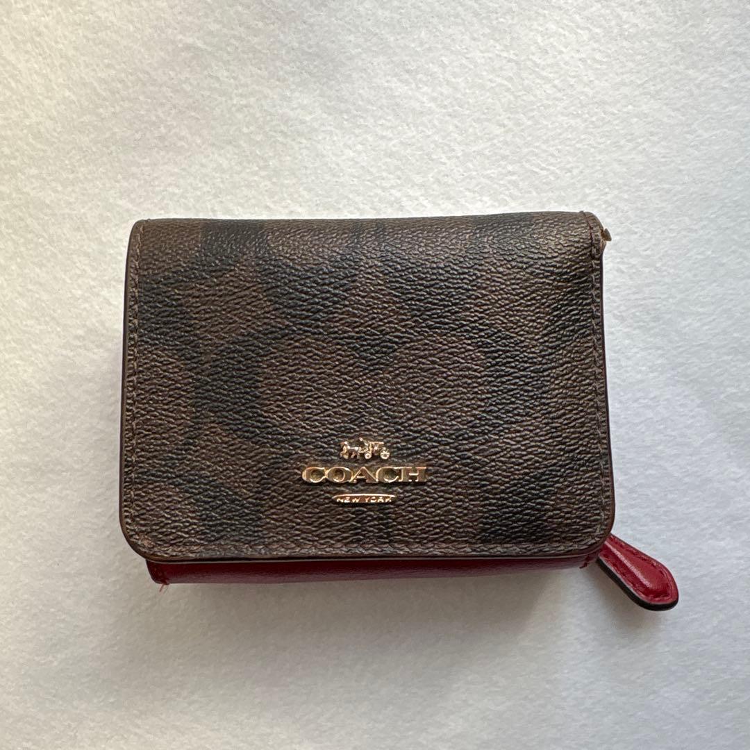 COACH三つ折り財布 ブラウン×レッド - メルカリ