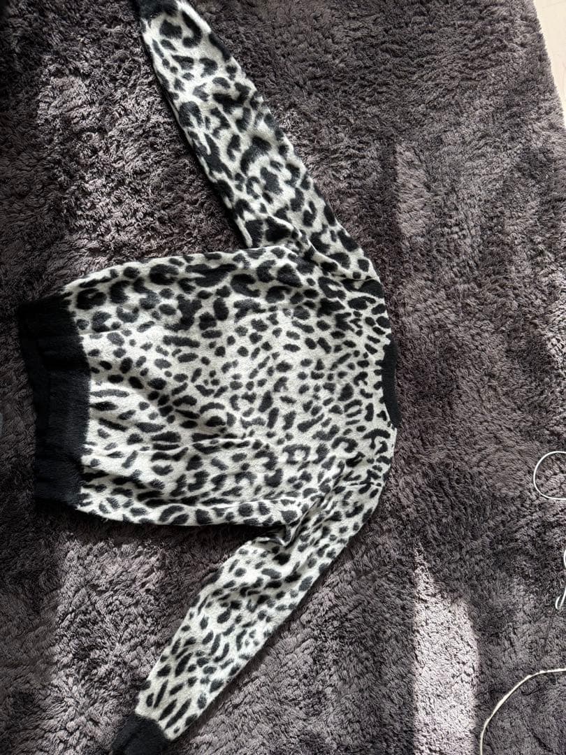 SAINT LAURENT ヒョウ柄ニットセーター SAINT LAURENT ヒョウ柄ニット