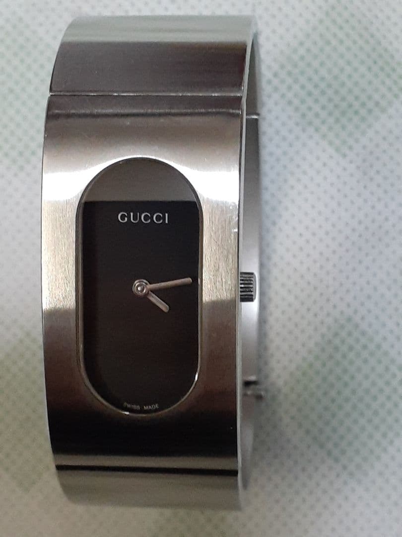 GUCCI アナログ腕時計 シルバー - メルカリ