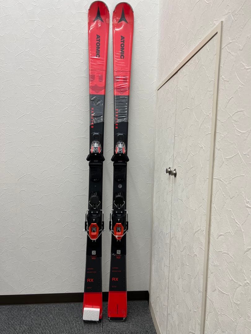 ATOMIC アトミック スキー板 とラインSKIS POLES スキーポール - メルカリ