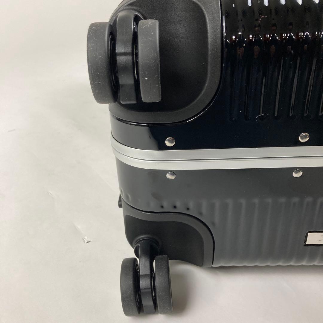 エフピーエムミラノ スーツケース Bank Light Spinner68 - メルカリ