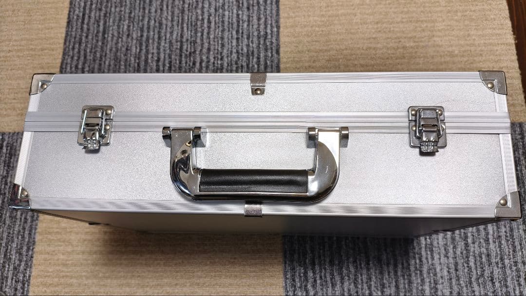 TOYGER CEO Storage アタッシュケース シルバー 仕切板21枚付 - メルカリ