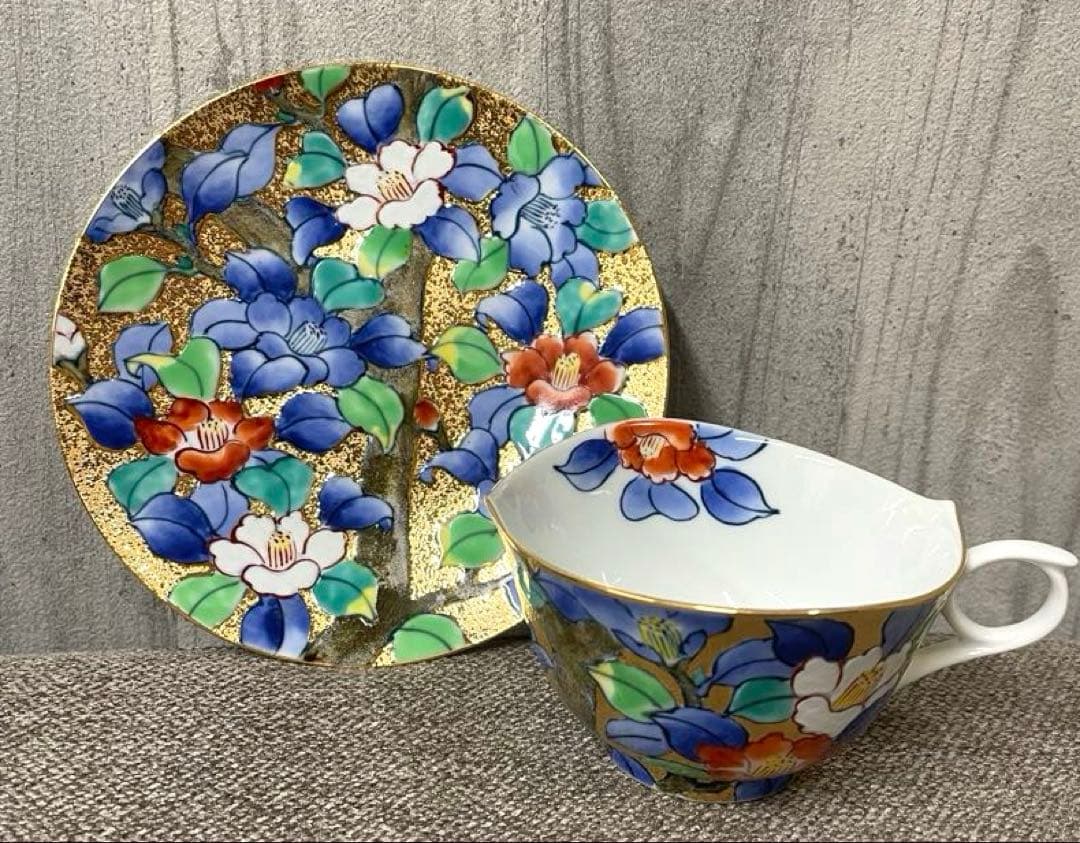有田焼 金龍窯 江口天童作の金彩椿絵コーヒーカップ＆ソーサー - メルカリ
