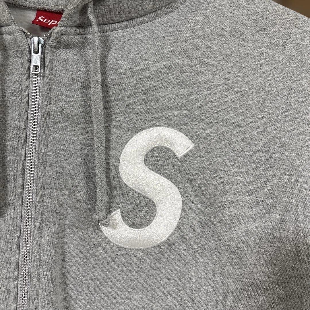 Supreme グレー フード付きジップパーカーの通販はau PAY マーケット