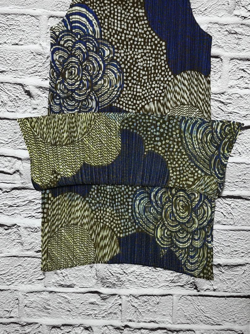 美品 プリーツプリーズ イッセイミヤケ タンクトップ w15425-1224-②