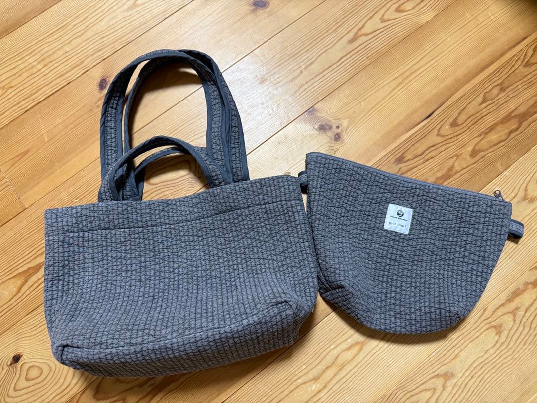 ピオヌンナル　JALコラボ　ヴィクトリア　ダークグレー JAL ピオヌンナル 2024年 機内販売 VICTORIA ヴィクトリア