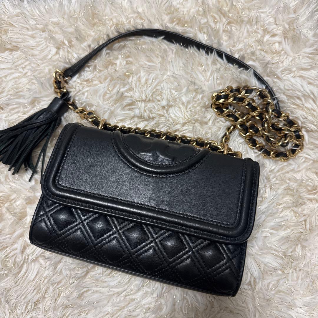 トリーバーチ　キルティング クロスボディ ゴールドチェーン ブラック TORY BURCH（トリーバーチ） キラ チェーンウォレット クロスボディ