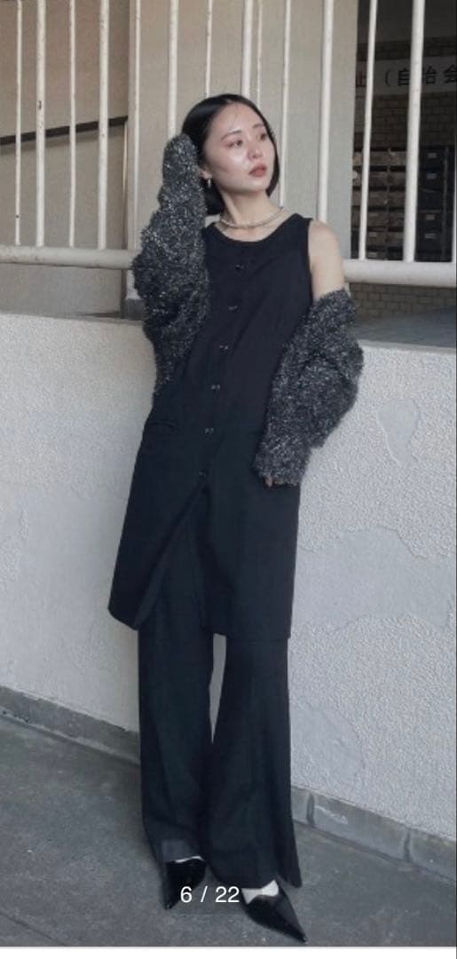 LAYERED CAMISOLE ALL IN ONE ブラック　ベスト　ジレ セットアップ対応]スリットネックプリーツジレ(ベスト・ジレ