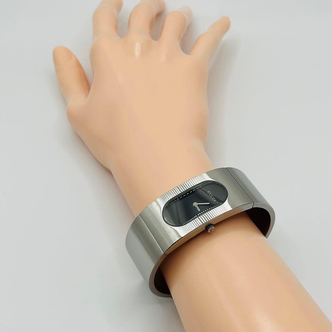 美品 GUCCI 2400L バングル 時計 ブレスレット レディース メンズ