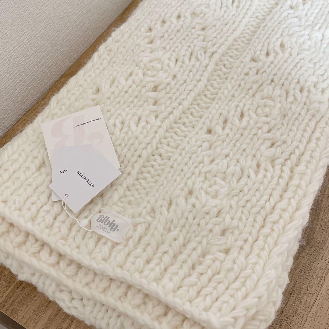 bibiy フラワーポンポンマフラー - メルカリ