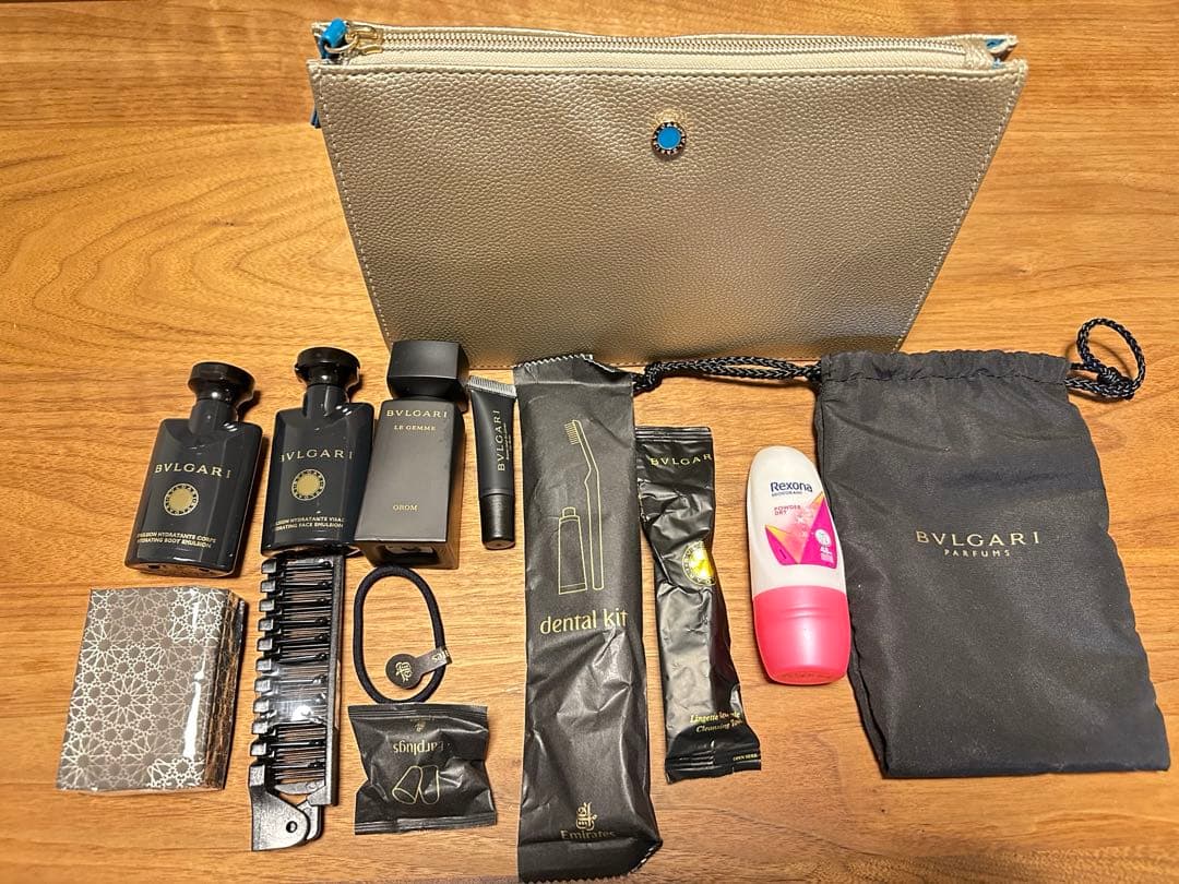 「ブルガリx エミレーツ航空」 ファーストクラス 香水 ポーチ エミレーツ航空のブルガリとのコラボレーションによる夏期限定