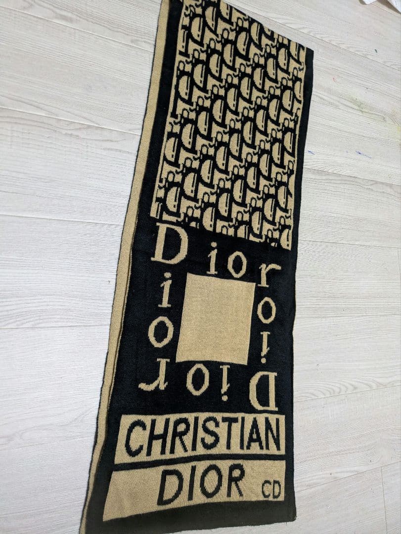 数回使ったCHRISTIAN DIOR ロゴマフラー bossfull_c-377