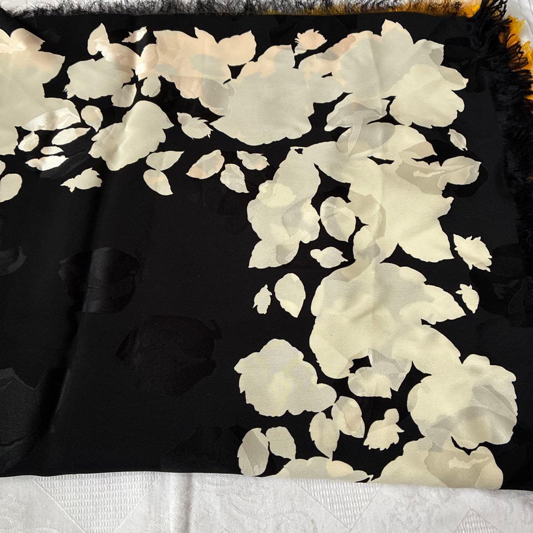 低 価格 通販ファッション - GUCCI 花柄ストール 黒・オレンジ・白 125