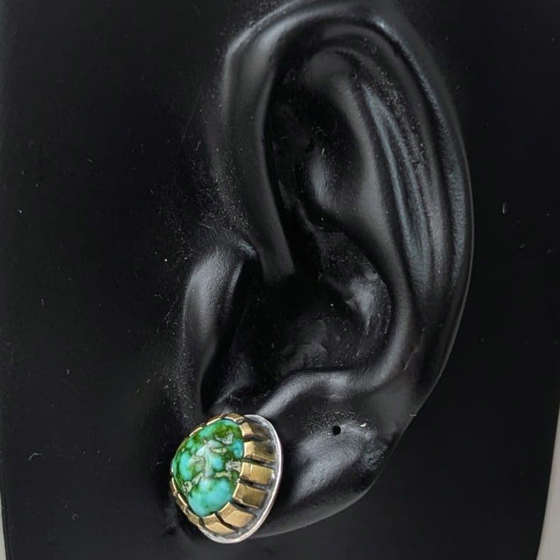 ハンドメイドのターコイズピアス 片耳用 インディアンジュエリー風の