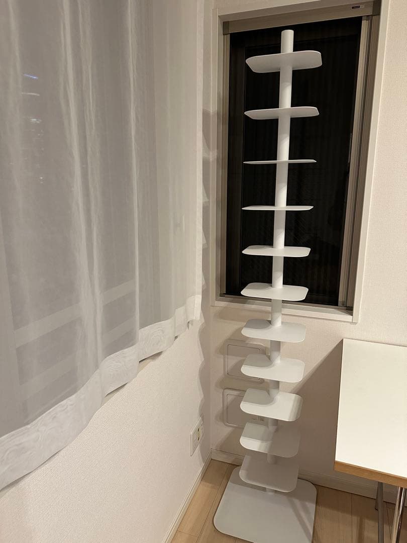 Herman Miller ストーリーブックケース - tall / white あなたのお部屋にヴァーチカルなエッセンス ハーマンミラー Story