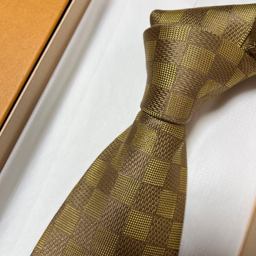 極美品 箱付 LVルイヴィトン ネクタイ 金ベージュ ダミエ 派手 結婚式