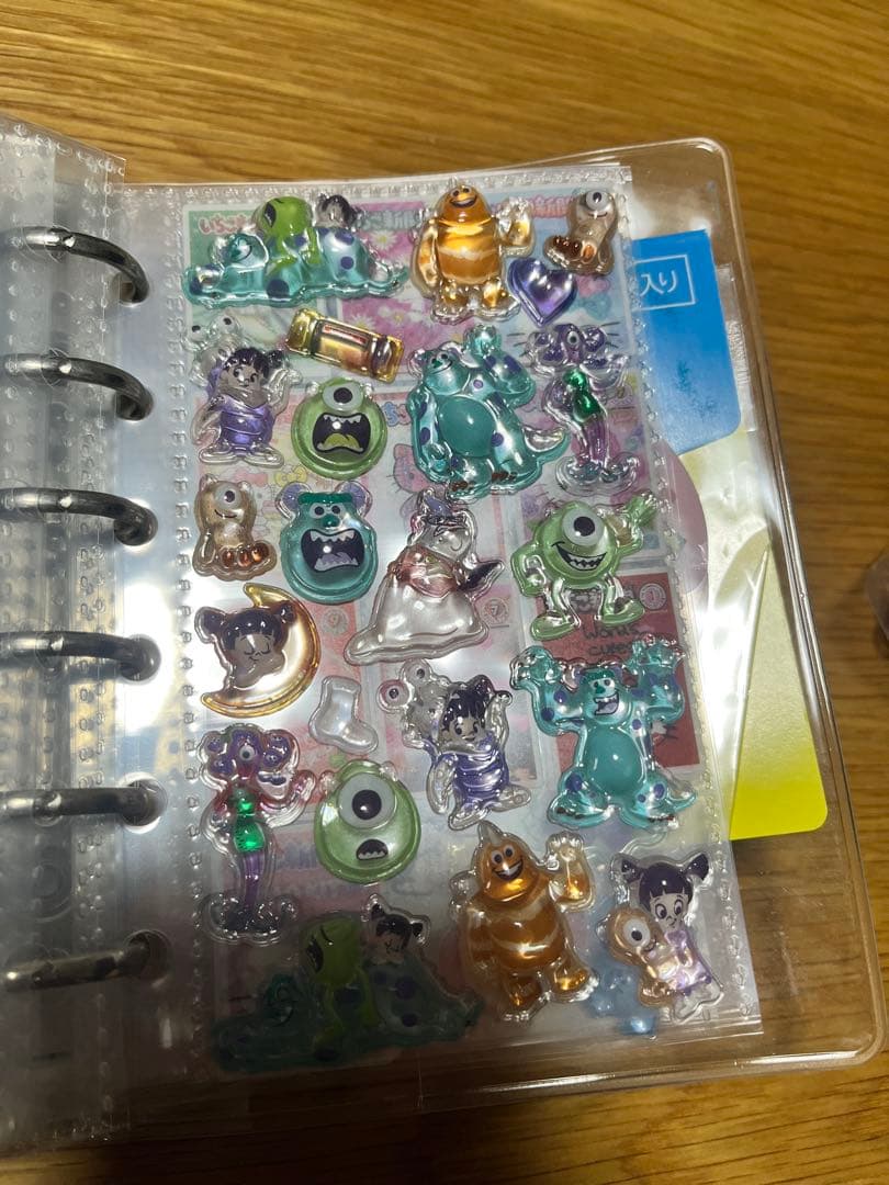 髙*ー様 シール帳 完成品 たまごっち サンリオ等 - メルカリ