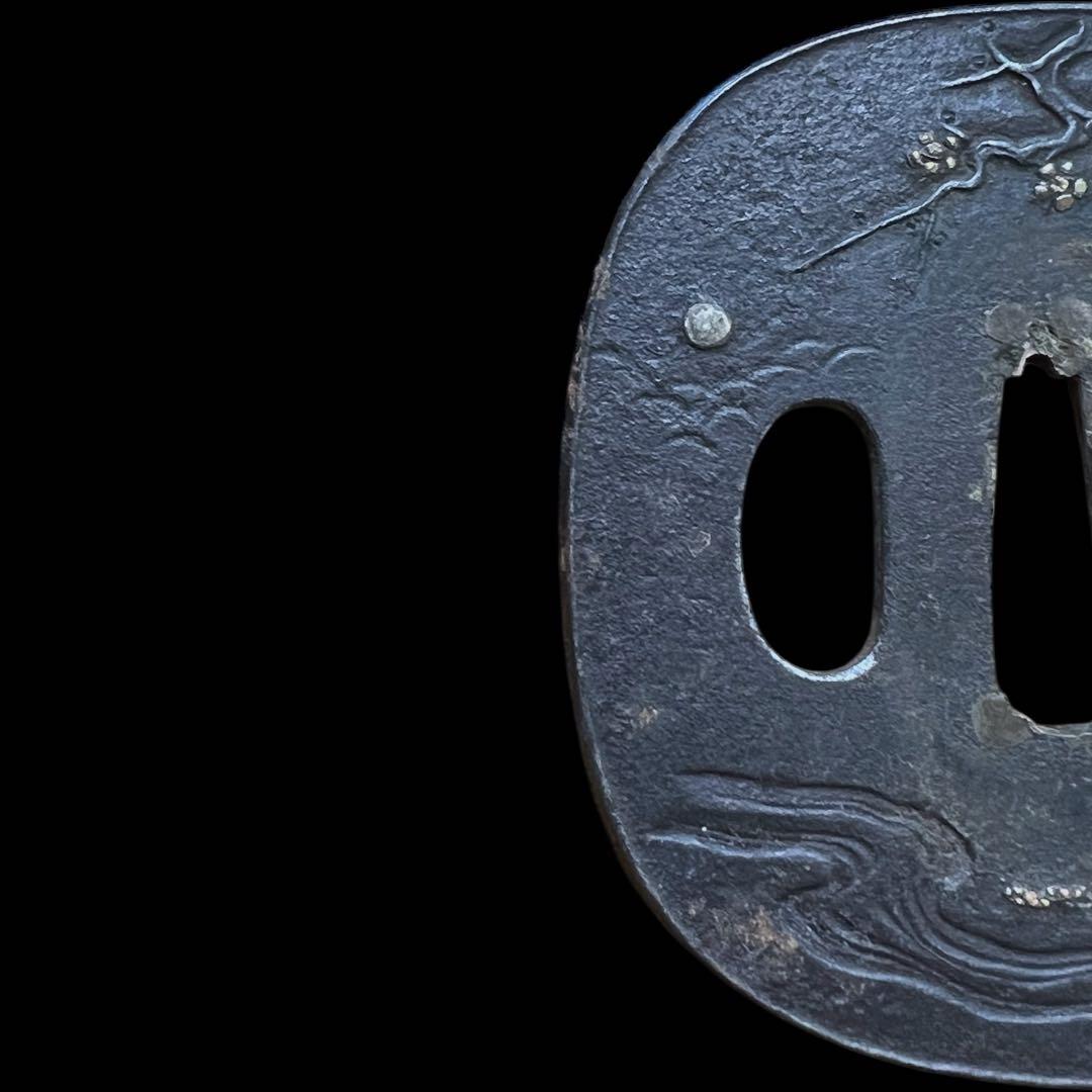 グ*ー様 鸛《古美術》刀装具 本歌 無銘 鉄地 金象嵌人物画花水風景図 鍔 武具