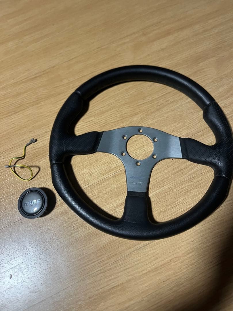 momo RACE ステアリング 本体とホーンボタン MOMO（モモ） 正規品 ホーンボタン アロー ブラック エディション HB