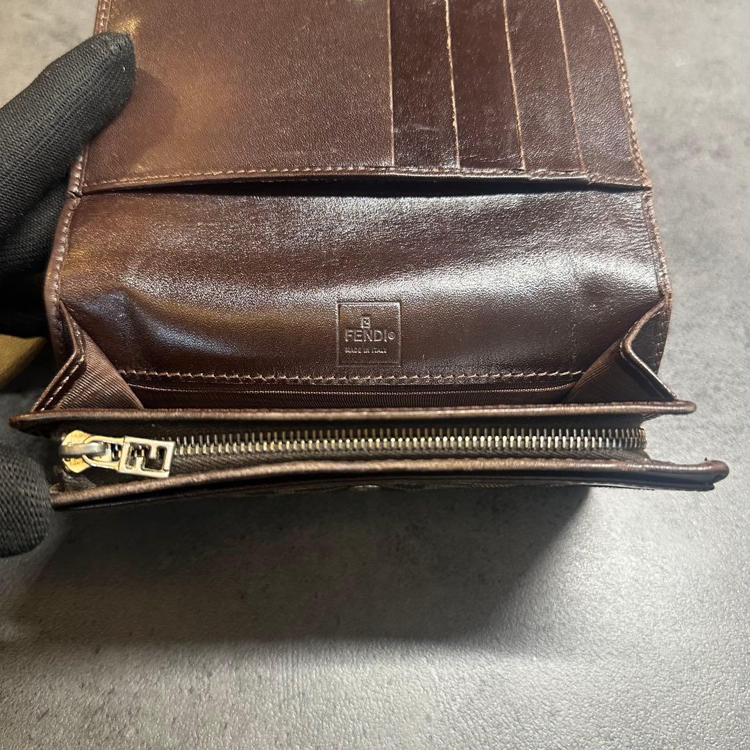 FENDI ズッカ 二つ折り財布 コンパクトウォレット コーナージップ