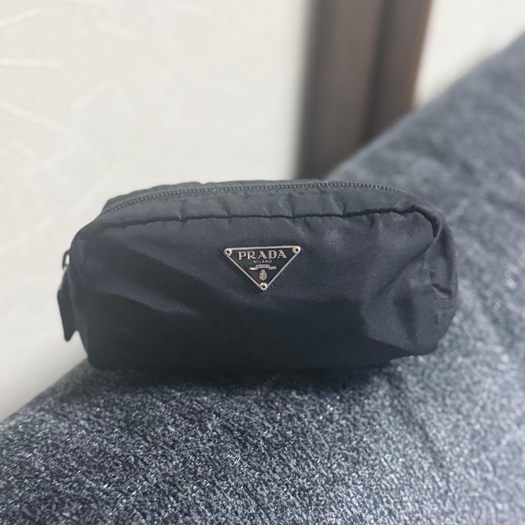 PRADA ブラック ナイロン ポーチ - メルカリ