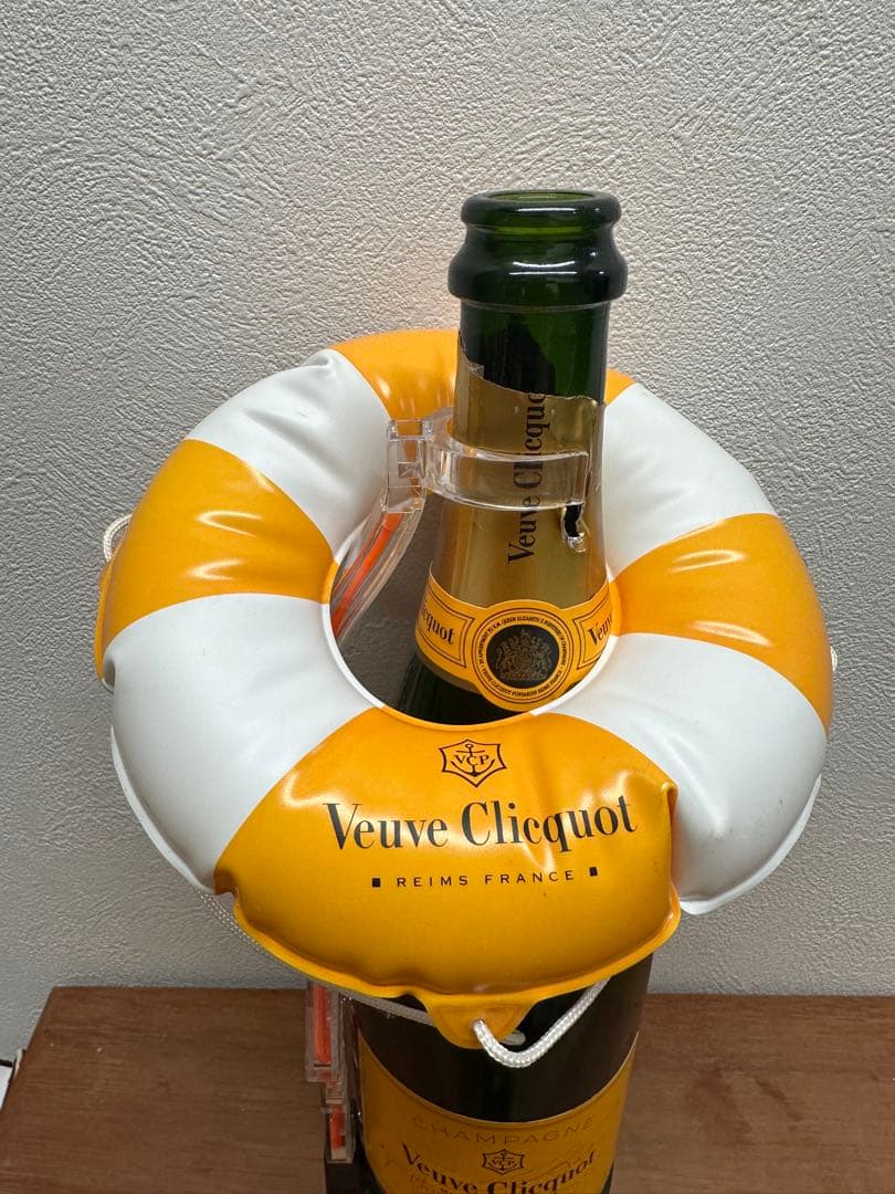 ヴーヴクリコ・グッズ10点盛り合わせ - メルカリ