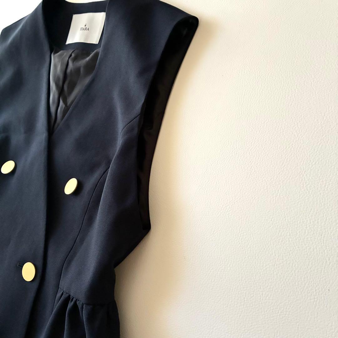美品】ティアラ 洗えるペプラムジレ ネイビー 金ボタン フォーマル