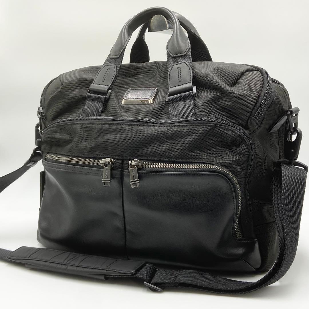極美品　トゥミ　アルファ　ブラボー　ブリーフケース　ビジネスバッグ　ブラック TUMI（トゥミ） 並行輸入 ブリーフケース アルファブラボー 0232741D