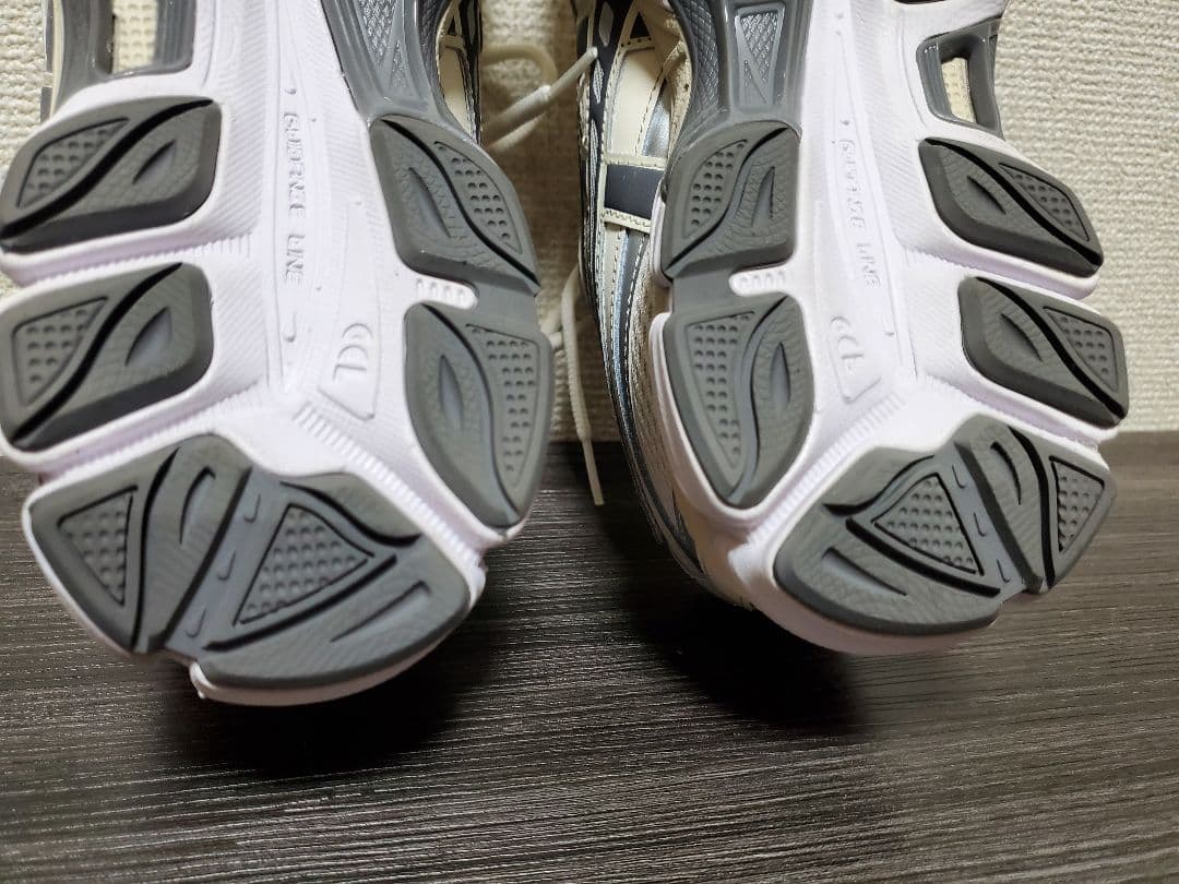 靴 ASICS GEL-NYC 2055 CREAM/CARBON 24.5cm