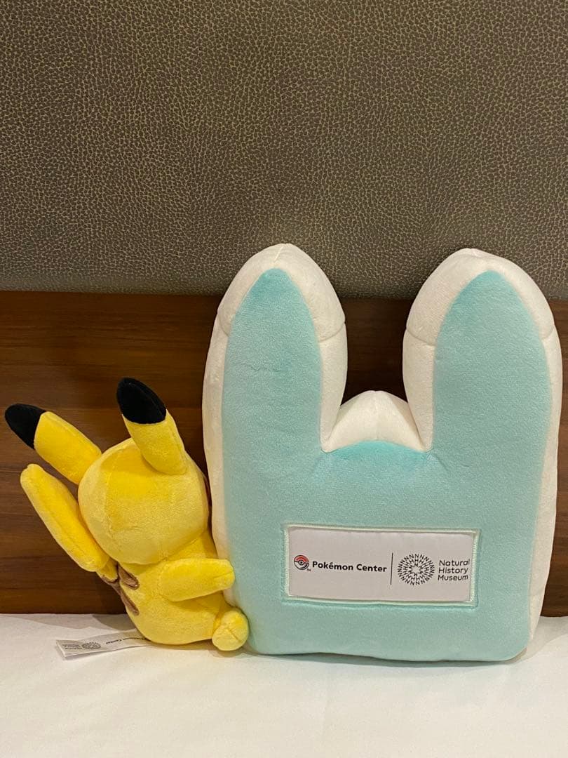 ポケモン ロンドン 英国自然博物館 ピカチュウ ぬいぐるみ - メルカリ