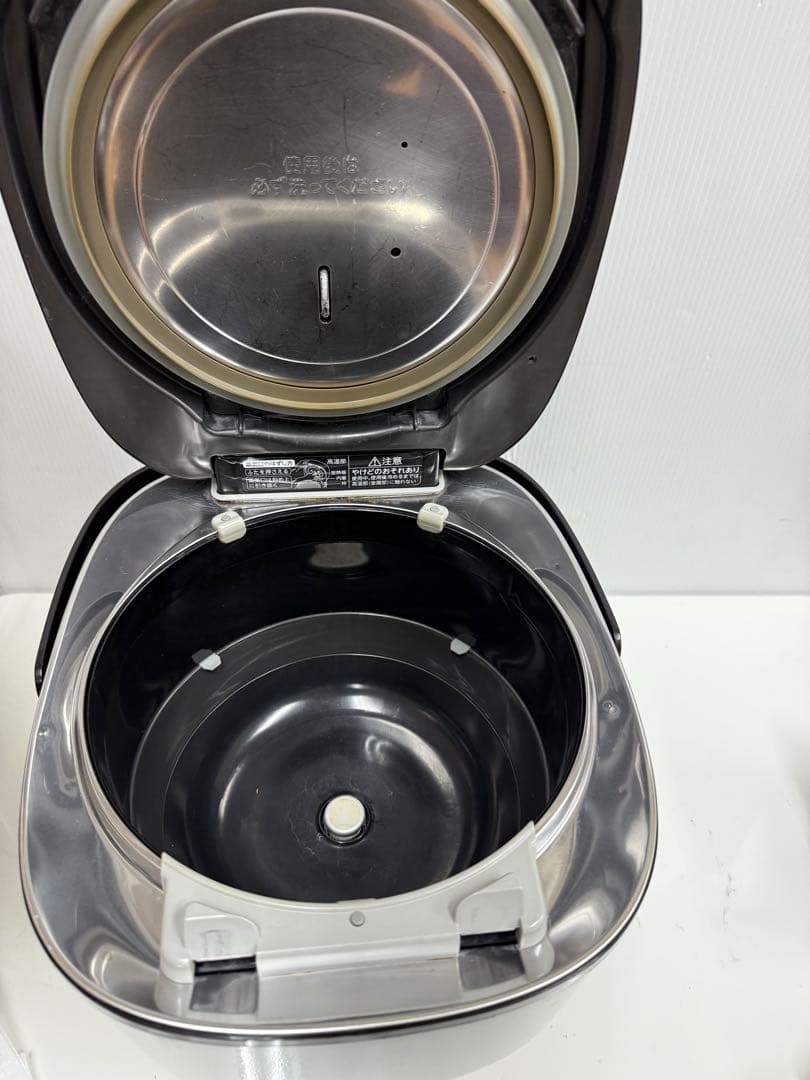 TOSHIBA 真空圧力IH 炊飯器 RC-18VSP 1.8L