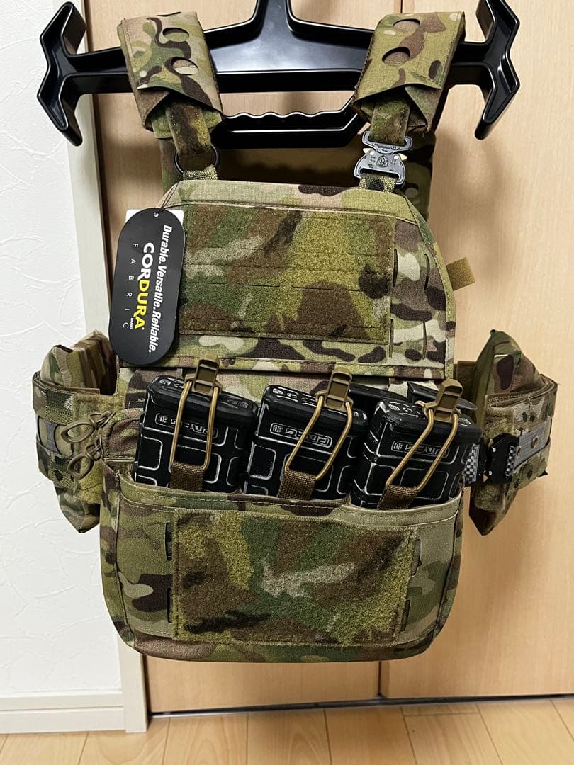 高品質レプ　新品　FCPC V5 プレキャリ　バックパネル　カンガルーポーチ 新品 FCPC V5 実物生地使用 バックパネル カンガルーポーチセット