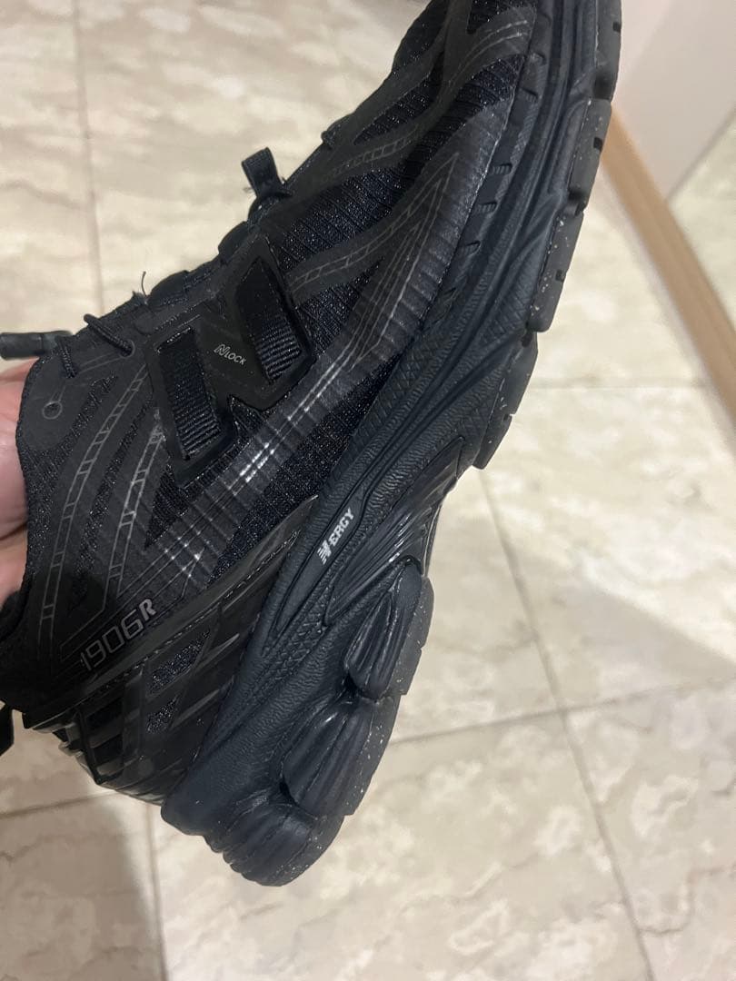 ニューバランス new balance 1906r ブラック　23.5cm