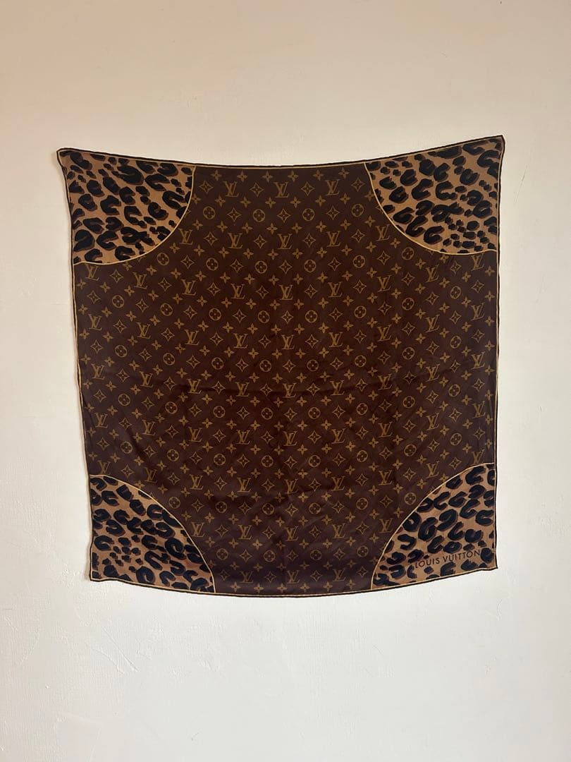LOUIS VUITTON ルイヴィトン レオパード柄 モノグラムシルクスカーフ
