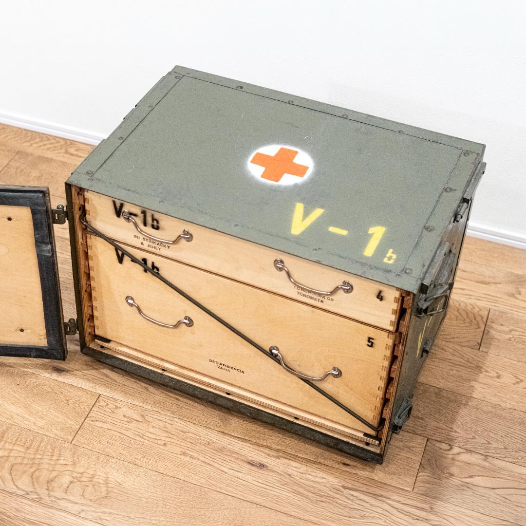 限定セール】旧チェコ軍 V-1b 木製メディカルボックス＋AMMO BOX4個