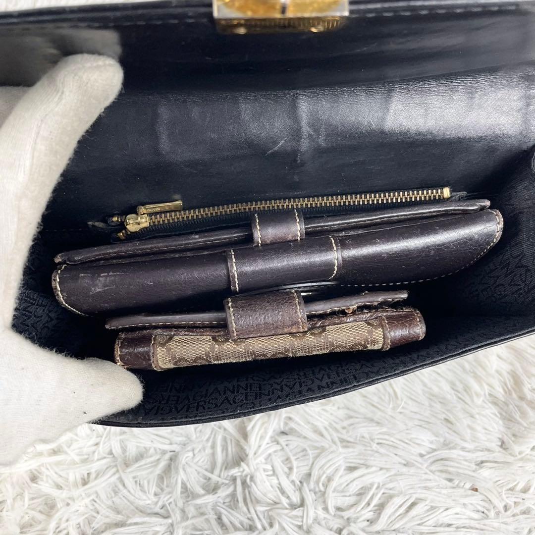 美品 ヴェルサーチ レザー クラッチバッグ サンバースト キルティング