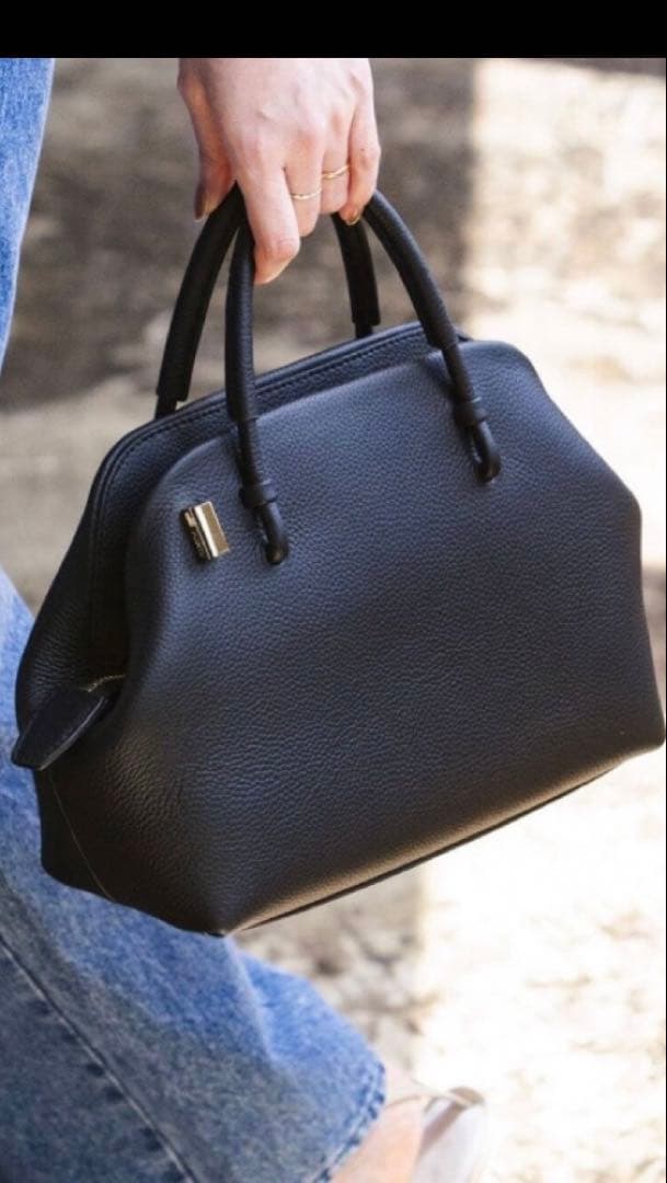 バッグ Noble PUNTI. WALTS-HAND Noble（ノーブル）の「PUNTI./プンティ WALTZ-HAND（ショルダーバッグ