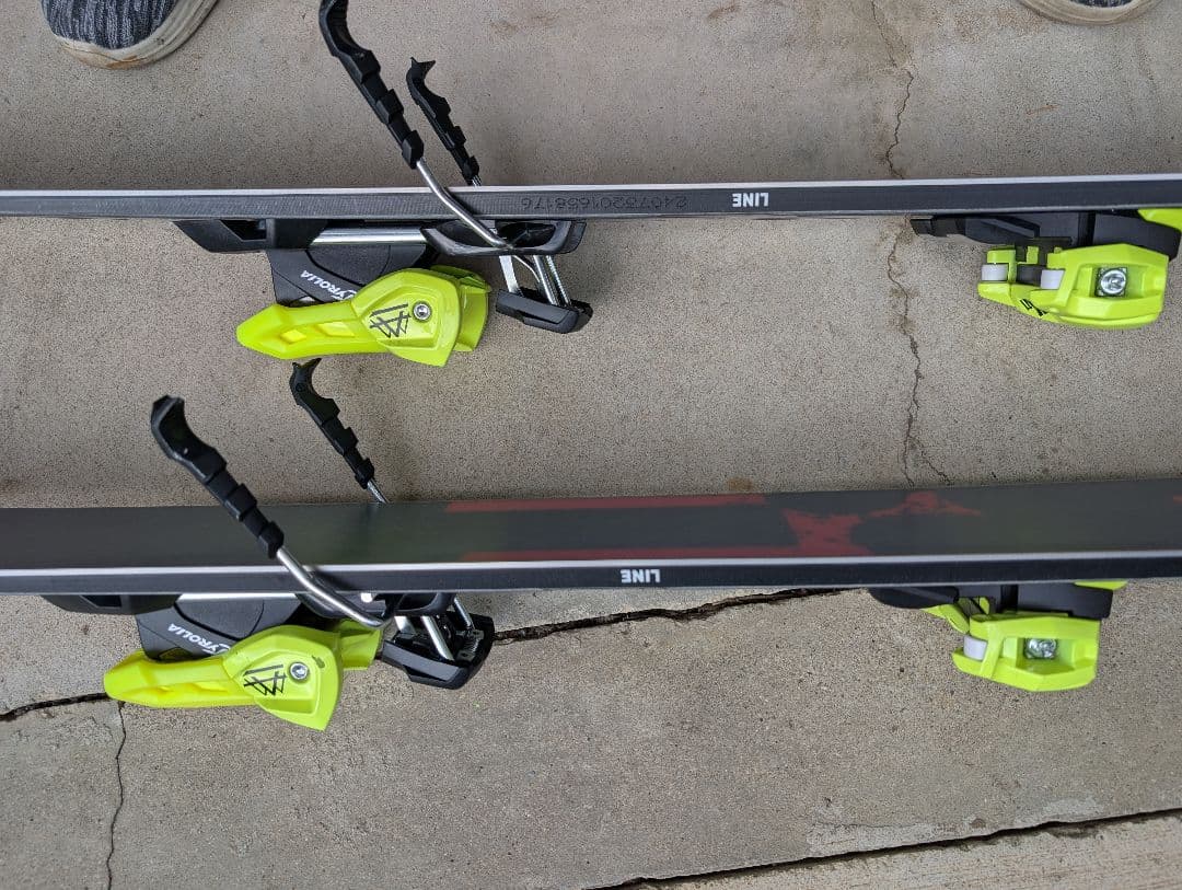 Guchさん専用 LINE BLADE + TYROLIA ATTACK11GW - メルカリ